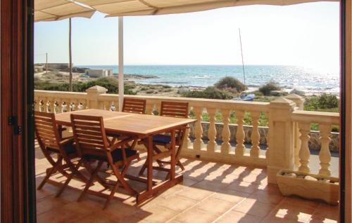 Cozy Home In Ses Covetes With Wifi gîte à louer Platja des Trenc