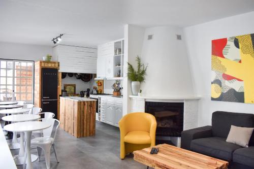 Say HELLO to your next vacation rental gîte à louer Ilha de Fora