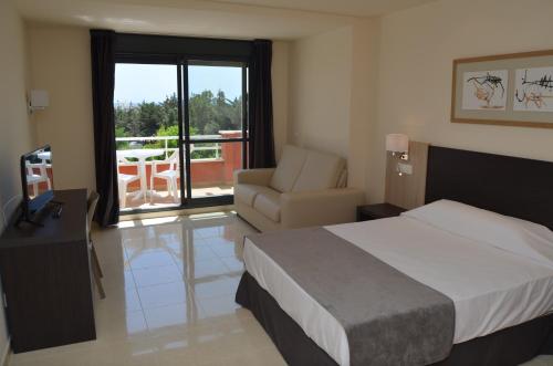 Hotel Adaria Vera Hotel Adaria Vera is a popular choice amongst travelers in Vera, whether exploring or just passing through. Offering a variety of facilities and services, the hotel provides all you need for a good ni