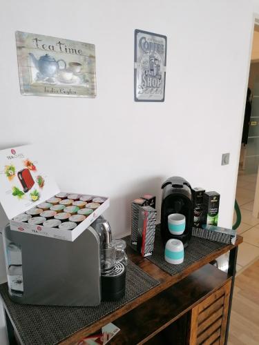 1 Person - Single - Appartement -Zentral gelegen in Leverkusen Wiesdorf - Friedrich Ebert Platz 5a , 4te Etage mit Balkon