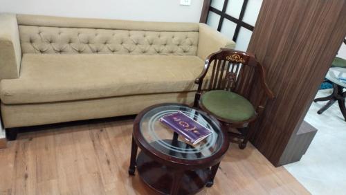 Deluxe Double or Twin Room image 9