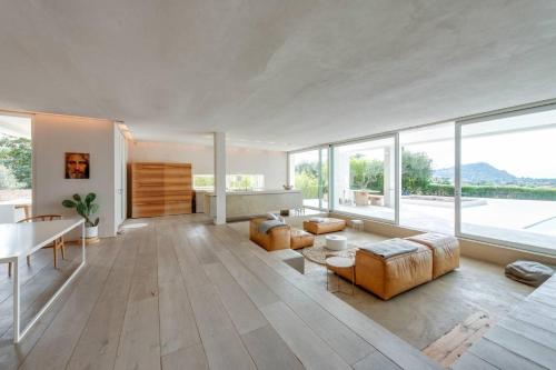 Visiting this wonderful property represents a new experience in the concept of living