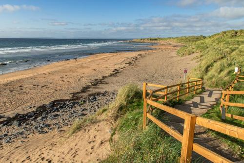 1844 Seascape Cottage Is located on the Wild Atlantic Way