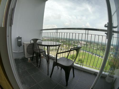 Breezy Nest Staycation at Wind Residences Tagaytay - 발코니/테라스