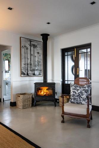 Villa Le Roc Kleinmond Accommodation in Kleinmondas