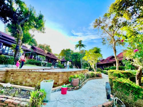 Baan Laanta Resort & Spa in Ba Kantiang Bay