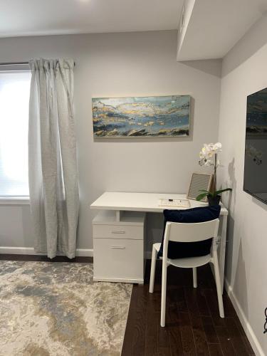 CALM & COZY PRIVATE STUDIO WITH QUEEN BED