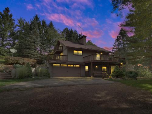 Spacious and Cozy Home in Boyne Falls