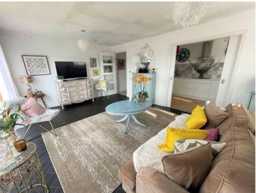 Stunning entire apartment for COP26 dates only .