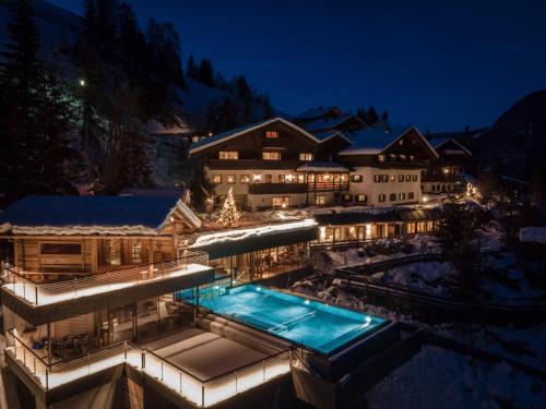 Charmehotel Uhrerhof - Deur - image 14