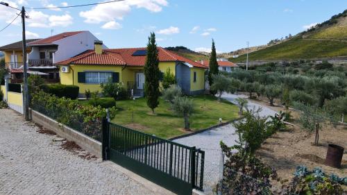 3 bedrooms villa with private pool enclosed garden and wifi at Lodoes gîte à louer Macedo de Cavaleiros