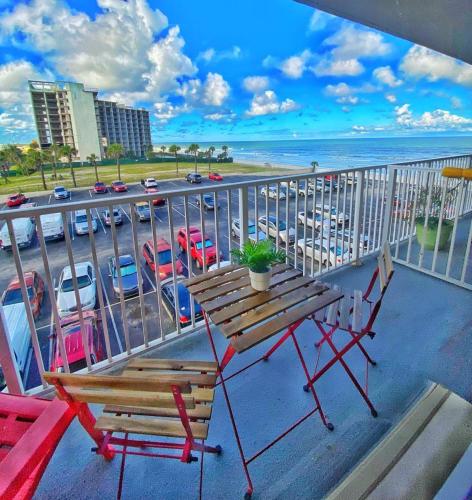 Castaways Resort Studios