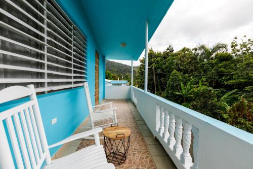 Rainforest Retreat 15 min from the beach in Luquillo