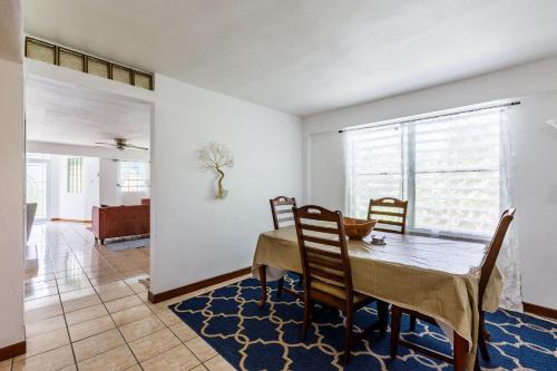 Rainforest Retreat 15 min from the beach