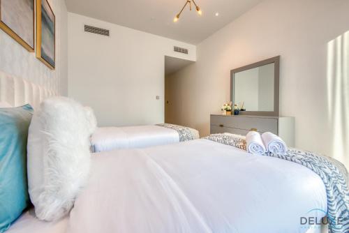 Radiant 2 BR Loft at The Residence Marina Gate 2 by Deluxe Holiday Homes