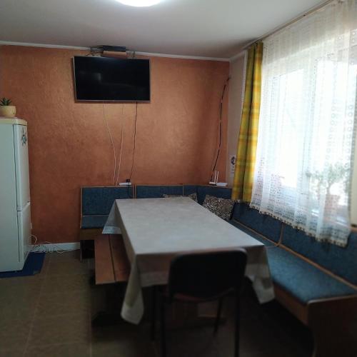 Good House in Slavs'ke