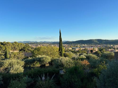 Villa Coris - Tap to explore photos