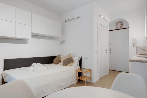 Wonderful studio in Pta romana 10 mins from Duomo by Easylife