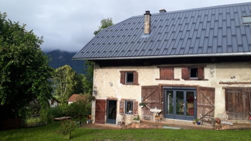 Les Praz gîte à louer Saint-Offenge-Dessous