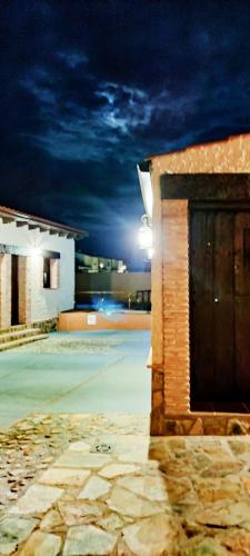 Los Montes - Accommodation - Casas de Miravete