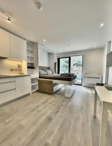 . Holiday studio apartment near the beach and city centre