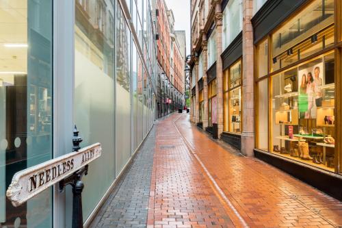 City Centre Penthouse - New Street, Birmingham (photo 3)