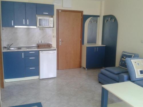 One-Bedroom Apartment with Street View (2 Adults + 2 Children) - Annex image 7