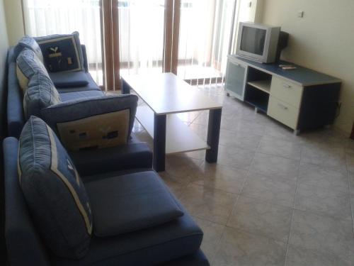 One-Bedroom Apartment with Street View (2 Adults + 2 Children) - Annex room in Kaya Apartments