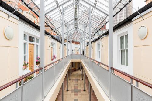 City Centre Penthouse - New Street, Birmingham (photo 10)
