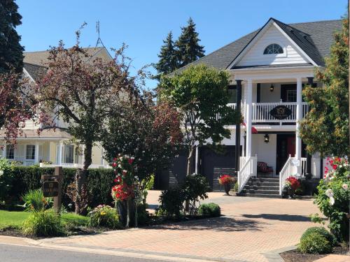 Casa Blanca Boutique Bed & Breakfast - Accommodation - Niagara on the Lake