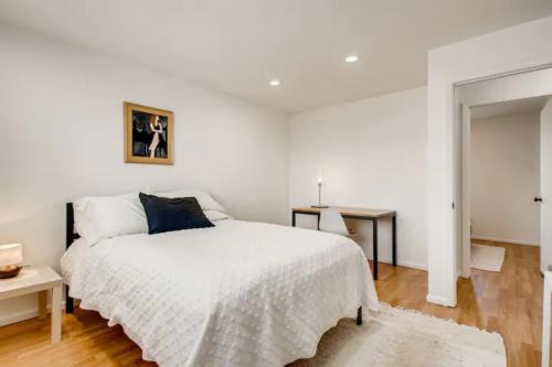 Family Friendly Hot Tub and Game Room Sleeps 10