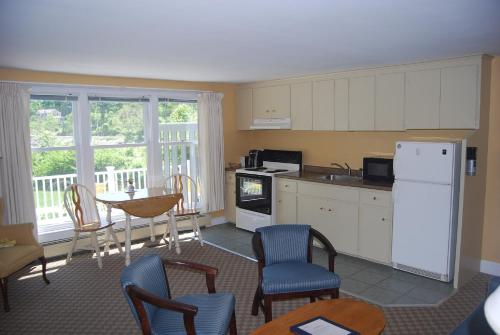 Dockside Guest Quarters Dockside Guest Quarters