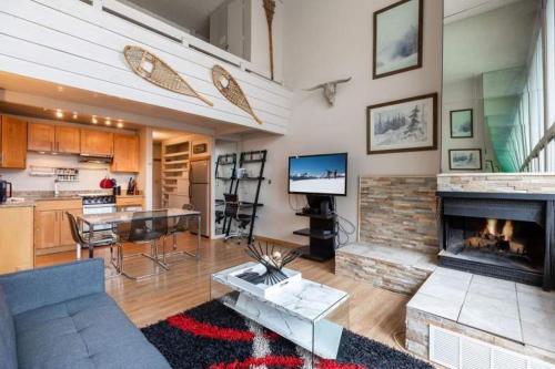 Roomy Condo with Free WiFi & Uncovered Parking in Vail, USA