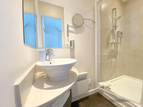 La Villa Paris - B&B - image 3