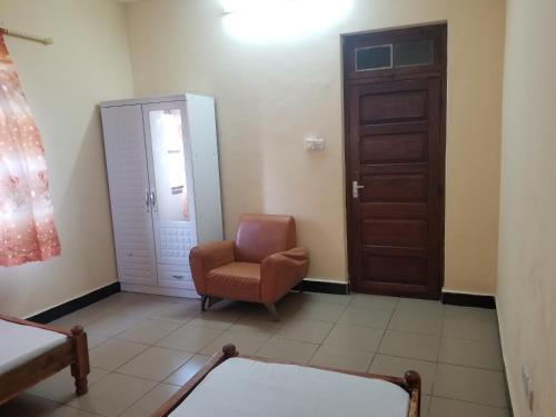 FAM APARTMENT AND ROOM SERVICES