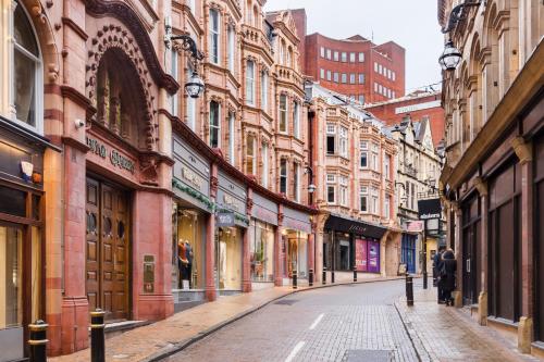 City Centre Penthouse - New Street, Birmingham (photo 4)