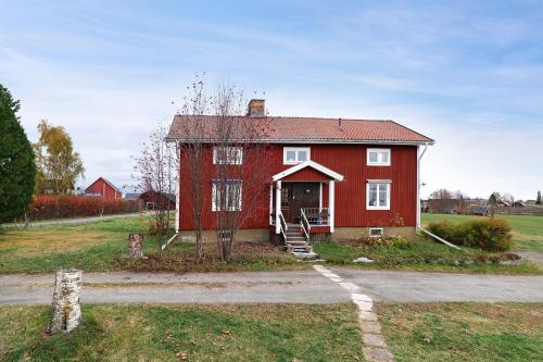 Charming old 3BR house w- open location near Piteå and Markbygden