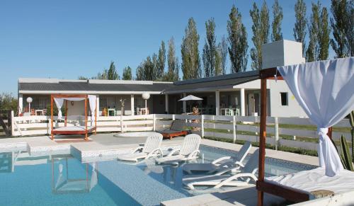 Apartment with Pool View  image 3