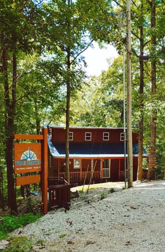 Trailseeker Cabin w King Bed Hot Tub at Red River Gorge Natural Bridge thumb 2