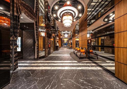 Lobby, APA Hotel & Resort Hakata Ekihigashi in Fukuoka
