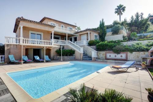 Villa de 3 chambres avec vue sur la mer piscine privee et jardin clos a Frejus a 7 km de la plage - Location, gîte - Fréjus