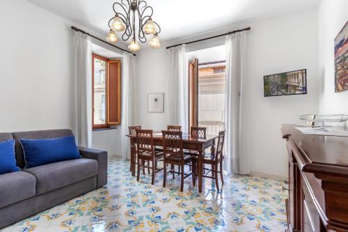 One-Bedroom Apartment image 6
