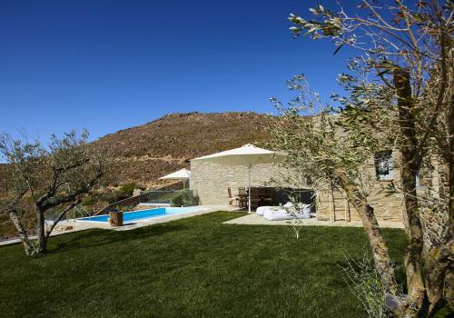 Kert, Heliades Villas Suite with private pool in Marmari