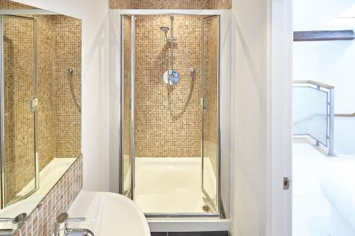 Host & Stay - Penthouse Pad