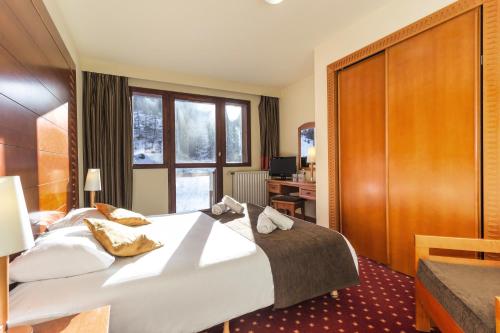 Privilège Room (2 adults + 2 children)