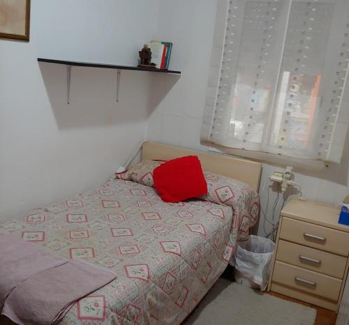 Guestroom, Habitacion de 6 metros in Santa Coloma de Gramenet
