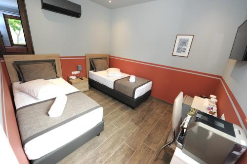 Castle View Bungalows - image 11