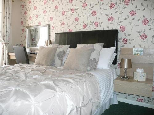 Double Room with Private Bathroom image 5