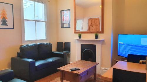 4 Bedroom Townhouse + Parking gîte à louer Sandalwood Court