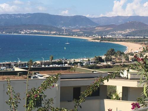 مطعم, VUE MAGNIFIQUE SUR BAIE AJACCIO in بورتيشيو